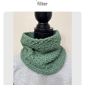 New Unisex Hand Knit Eco Organic Cozy Green Neck Warmer Snood OS